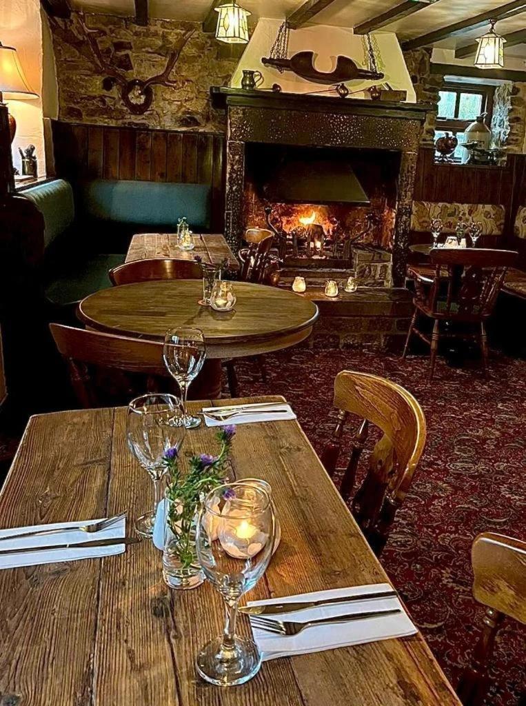 Farmyard Inn Youlgreave Kültér fotó